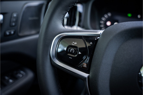 Volvo XC60 2.0 T6 Plug-in hybrid AWD Plus Black Edition **H&K**HUD** **PANODAK**