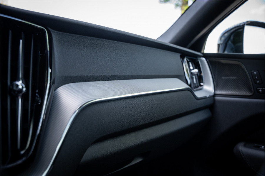 Volvo XC60 2.0 T6 Plug-in hybrid AWD Plus Black Edition **H&K**HUD** **PANODAK**