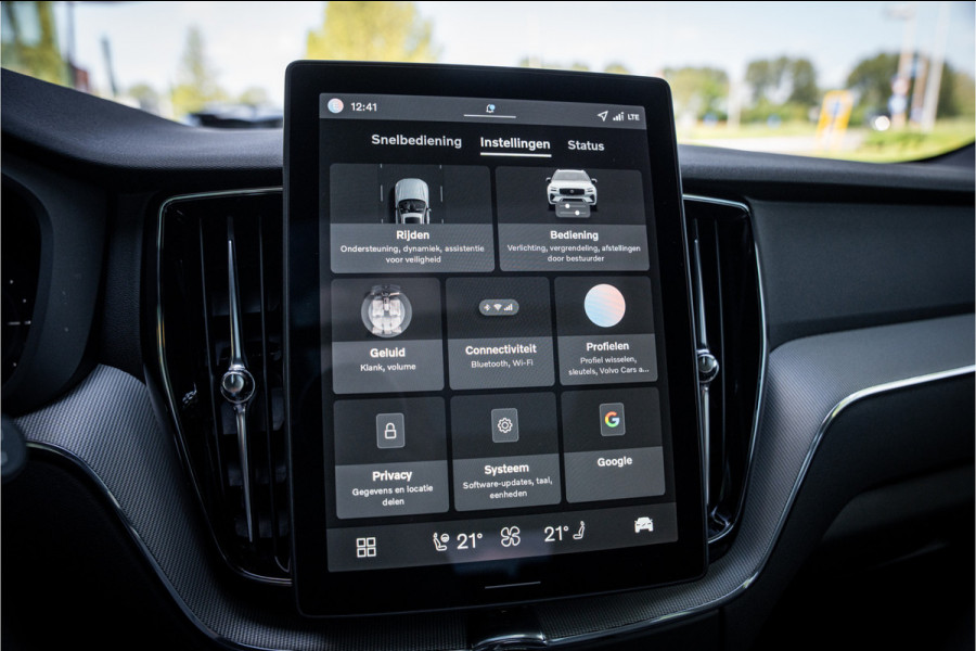 Volvo XC60 2.0 T6 Plug-in hybrid AWD Plus Black Edition **H&K**HUD** **PANODAK**