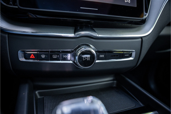 Volvo XC60 2.0 T6 Plug-in hybrid AWD Plus Black Edition **H&K**HUD** **PANODAK**