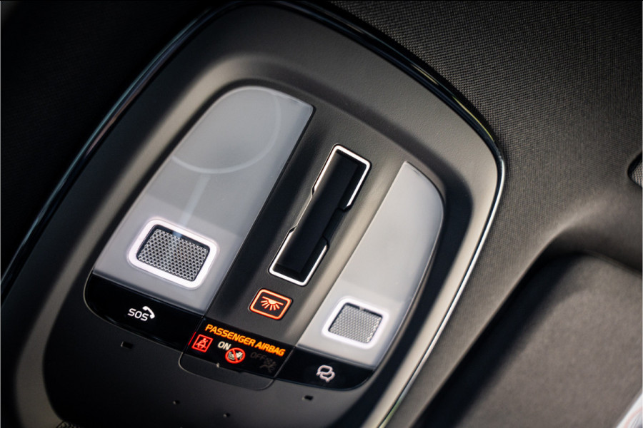 Volvo XC60 2.0 T6 Plug-in hybrid AWD Plus Black Edition **H&K**HUD** **PANODAK**