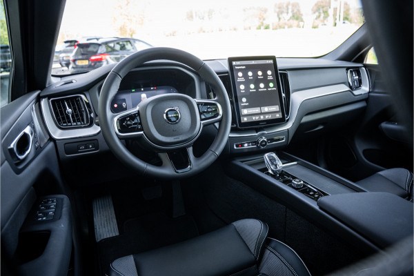 Volvo XC60 2.0 T6 Plug-in hybrid AWD Plus Black Edition **H&K**HUD** **PANODAK**