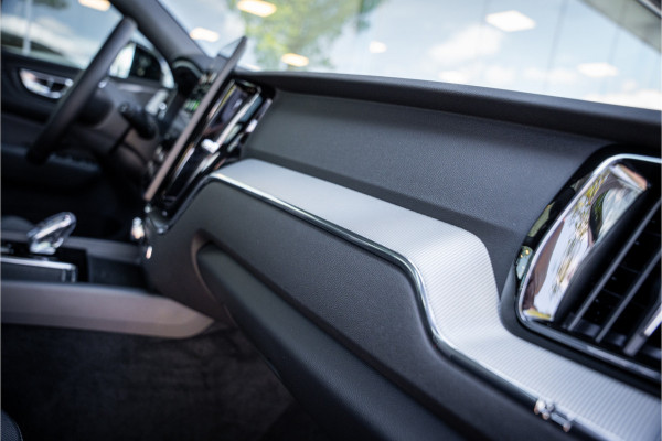 Volvo XC60 2.0 T6 Plug-in hybrid AWD Plus Black Edition **H&K**HUD** **PANODAK**