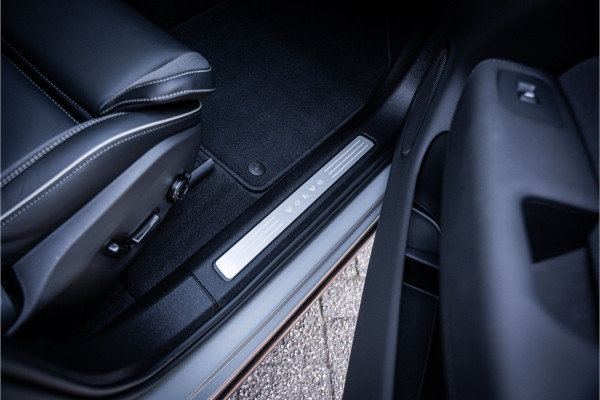 Volvo XC60 2.0 T6 Plug-in hybrid AWD Plus Black Edition **H&K**HUD** **PANODAK**