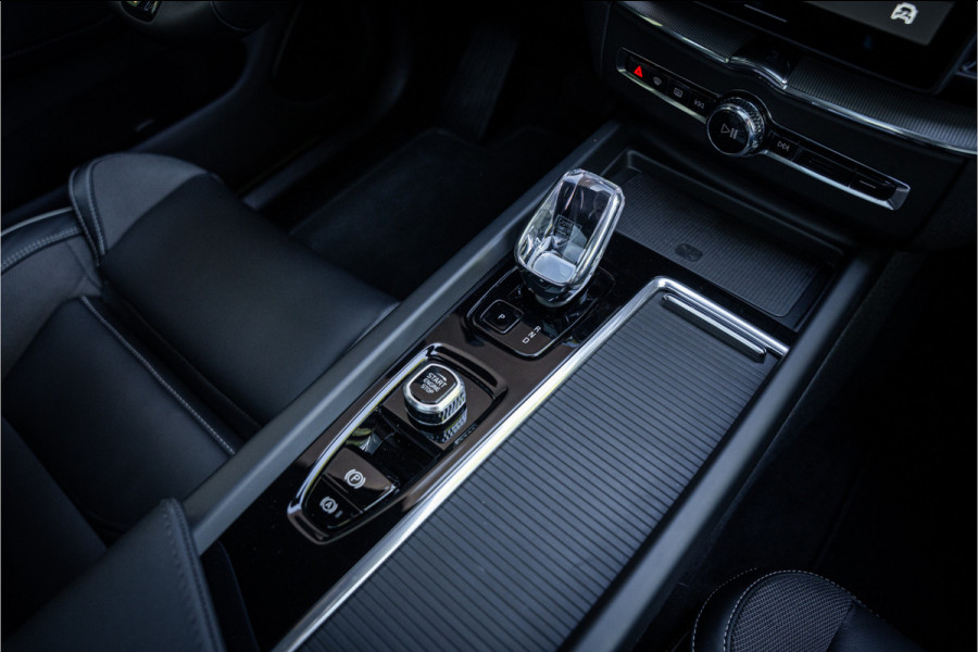 Volvo XC60 2.0 T6 Plug-in hybrid AWD Plus Black Edition **H&K**HUD** **PANODAK**