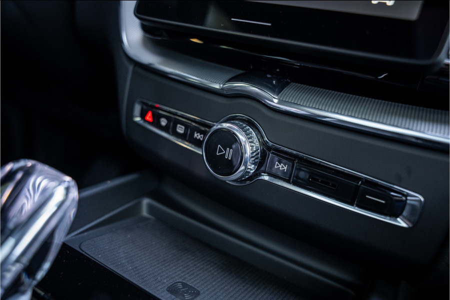 Volvo XC60 2.0 T6 Plug-in hybrid AWD Plus Black Edition **H&K**HUD** **PANODAK**