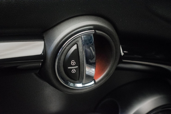 MINI Mini 1.5 John Cooper Works Dalston Edition JCW NL-auto [ Panoramadak Harman Kardon HUD Digital Dash Alcantara ]