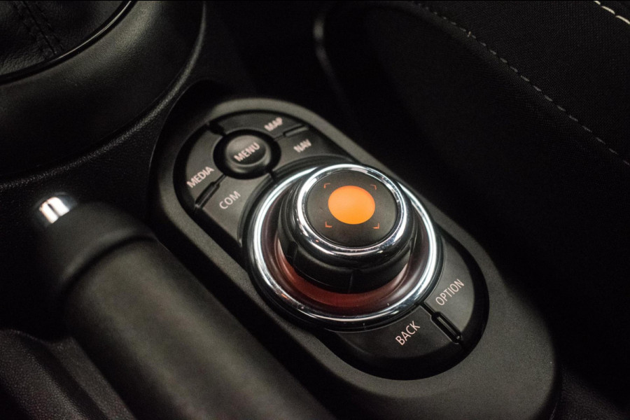 MINI Mini 1.5 John Cooper Works Dalston Edition JCW NL-auto [ Panoramadak Harman Kardon HUD Digital Dash Alcantara ]