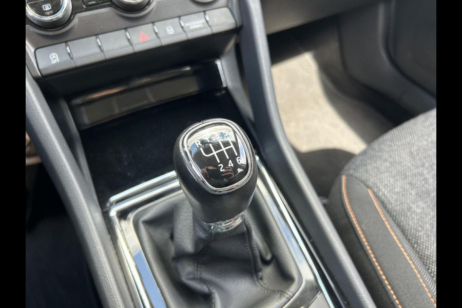 Škoda Karoq 1.0 TSI Business Edition Plus STOELVERWARMING | MATRIX LED | NAVI | CARPLAY