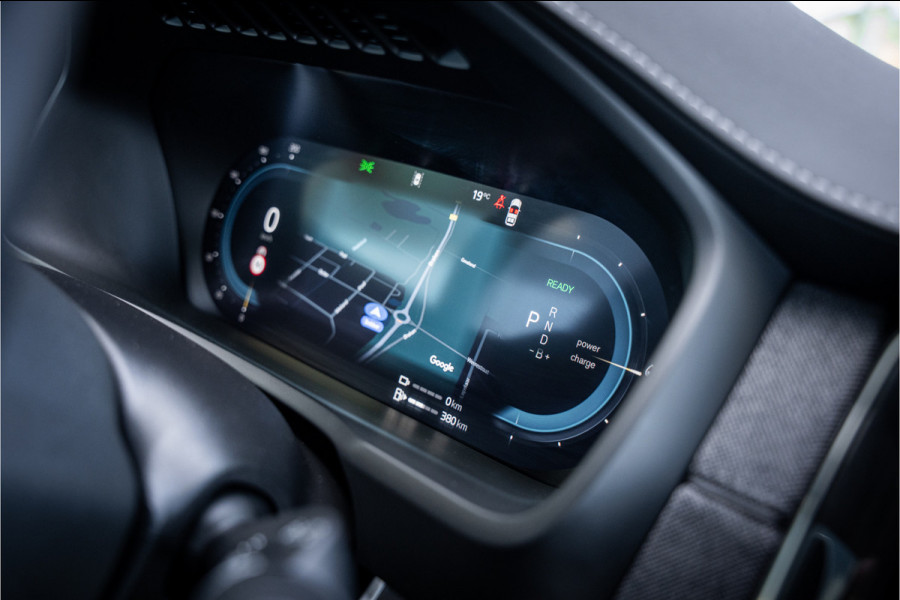 Volvo XC90 T8 Plug-in hybrid AWD ULTRA DARK **Lucht vering** Trekhaak**Panodak B&W**Stoelventilatie+Massage