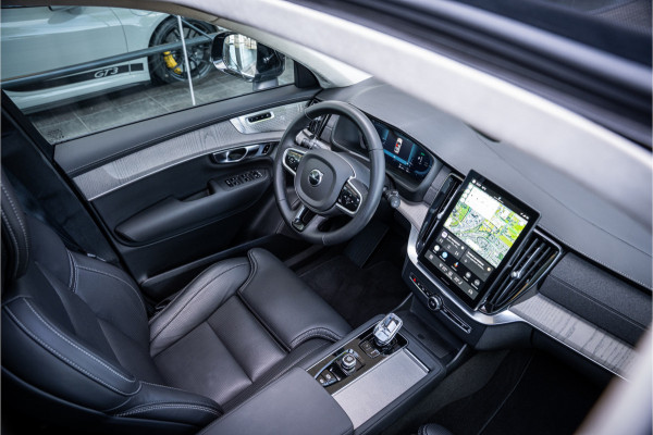 Volvo XC90 T8 Plug-in hybrid AWD ULTRA DARK **Lucht vering** Trekhaak**Panodak B&W**Stoelventilatie+Massage