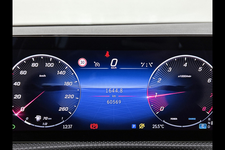 Mercedes-Benz CLA-Klasse Shooting Brake 180 Luxury Line | Achteruitrijcamera | Lederen bekleding | EASY PACK achterklep | Keyless Entry | Smartphone intergratie | Inclusief 24 maanden MB Certified garantie voor Europa.