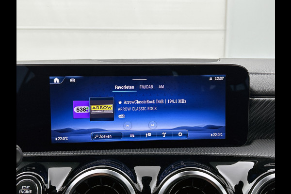 Mercedes-Benz CLA-Klasse Shooting Brake 180 Luxury Line | Achteruitrijcamera | Lederen bekleding | EASY PACK achterklep | Keyless Entry | Smartphone intergratie | Inclusief 24 maanden MB Certified garantie voor Europa.