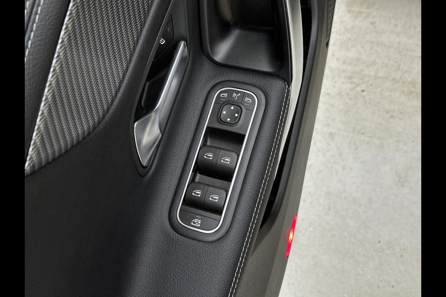 Mercedes-Benz CLA-Klasse Shooting Brake 180 Luxury Line | Achteruitrijcamera | Lederen bekleding | EASY PACK achterklep | Keyless Entry | Smartphone intergratie | Inclusief 24 maanden MB Certified garantie voor Europa.