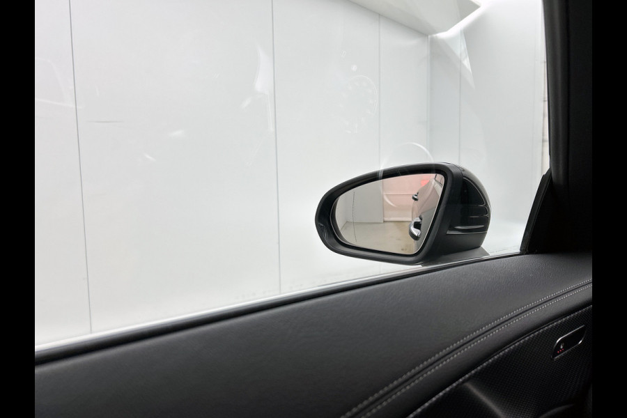 Mercedes-Benz CLA-Klasse Shooting Brake 180 Luxury Line | Achteruitrijcamera | Lederen bekleding | EASY PACK achterklep | Keyless Entry | Smartphone intergratie | Inclusief 24 maanden MB Certified garantie voor Europa.