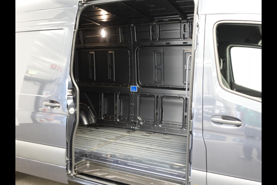 Mercedes-Benz Sprinter 315 L3 RWD Automaat Trekhaak Airco Adaptive Cruise Control Parkeersensoren Camera Leder