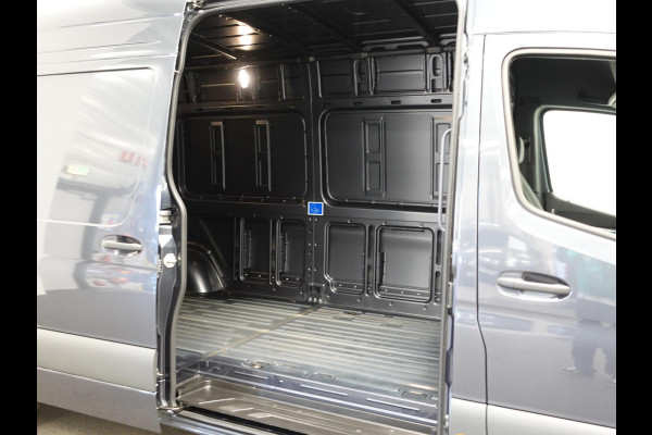 Mercedes-Benz Sprinter 315 L3 RWD Automaat Trekhaak Airco Adaptive Cruise Control Parkeersensoren Camera Leder