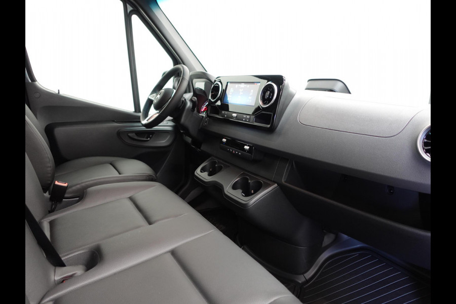 Mercedes-Benz Sprinter 315 L3 RWD Automaat Trekhaak Airco Adaptive Cruise Control Parkeersensoren Camera Leder