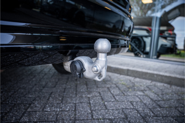 Volvo XC90 T8 Plug-in hybrid AWD ULTRA DARK **Lucht vering** Trekhaak**Panodak B&W**Stoelventilatie+Massage