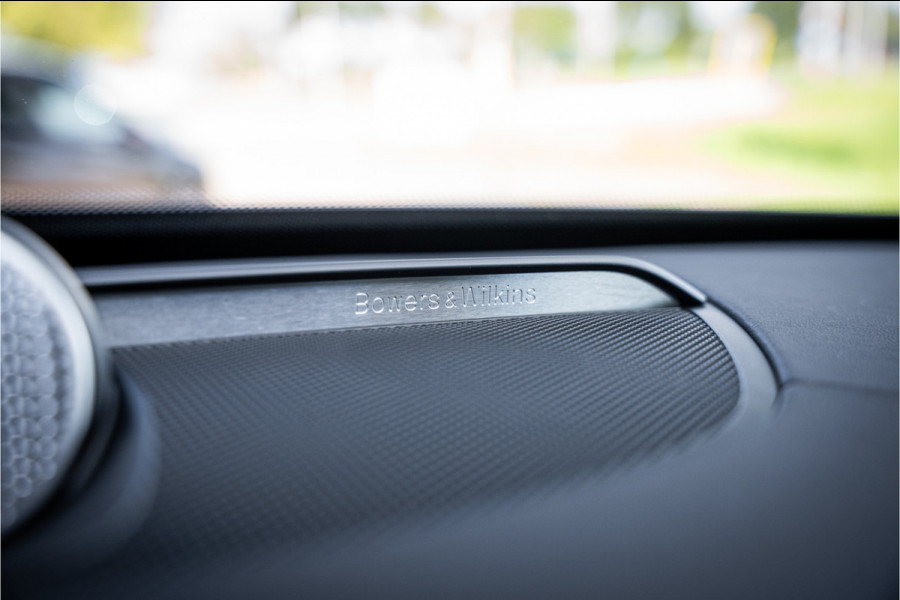 Volvo XC90 T8 Plug-in hybrid AWD ULTRA DARK **Lucht vering** Trekhaak**Panodak B&W**Stoelventilatie+Massage