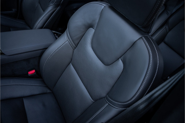 Volvo XC90 T8 Plug-in hybrid AWD ULTRA DARK **Lucht vering** Trekhaak**Panodak B&W**Stoelventilatie+Massage