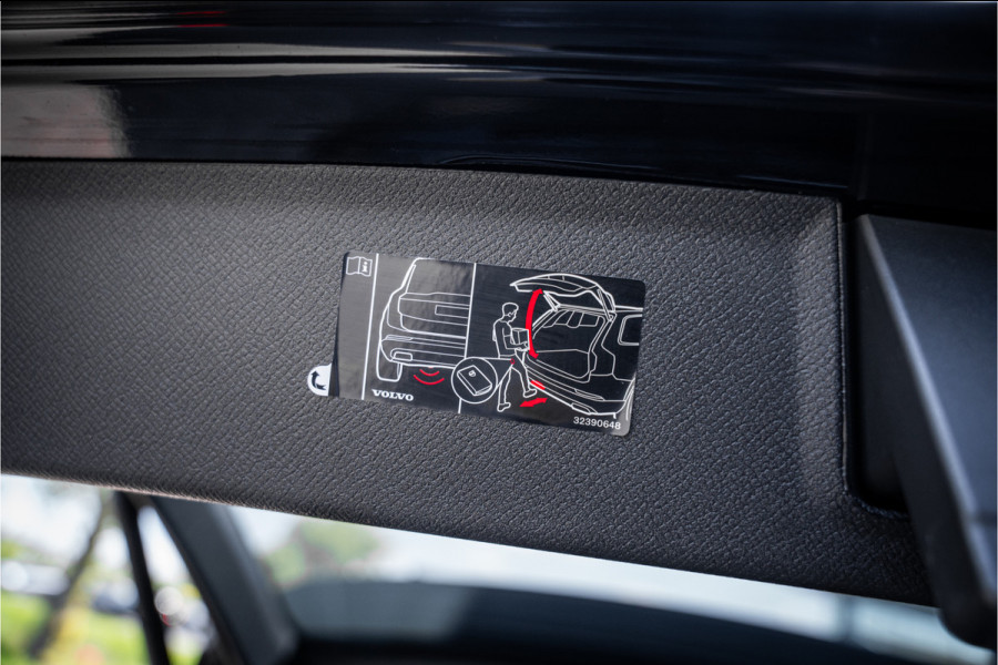 Volvo XC90 T8 Plug-in hybrid AWD ULTRA DARK **Lucht vering** Trekhaak**Panodak B&W**Stoelventilatie+Massage