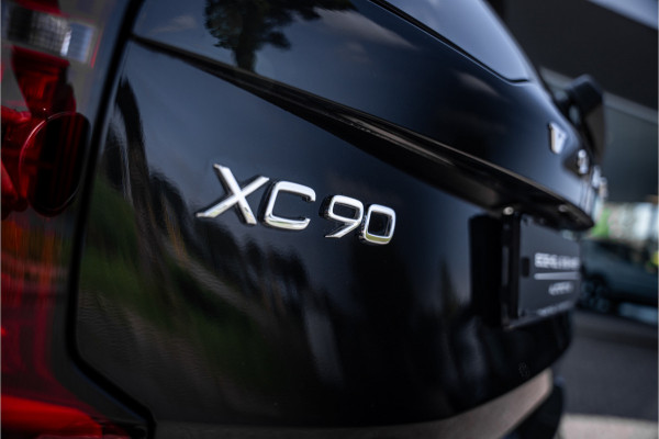Volvo XC90 T8 Plug-in hybrid AWD ULTRA DARK **Lucht vering** Trekhaak**Panodak B&W**Stoelventilatie+Massage
