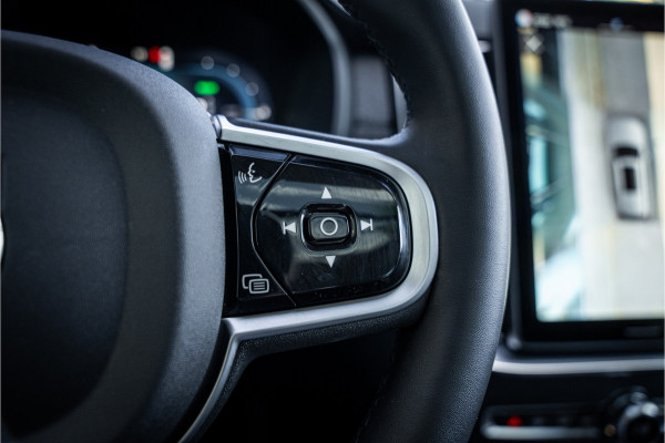 Volvo XC90 T8 Plug-in hybrid AWD ULTRA DARK **Lucht vering** Trekhaak**Panodak B&W**Stoelventilatie+Massage