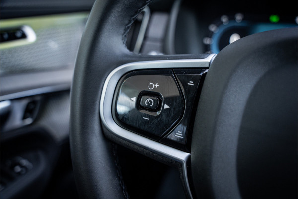 Volvo XC90 T8 Plug-in hybrid AWD ULTRA DARK **Lucht vering** Trekhaak**Panodak B&W**Stoelventilatie+Massage