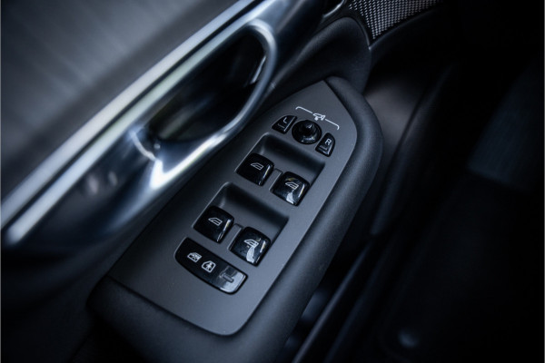 Volvo XC90 T8 Plug-in hybrid AWD ULTRA DARK **Lucht vering** Trekhaak**Panodak B&W**Stoelventilatie+Massage