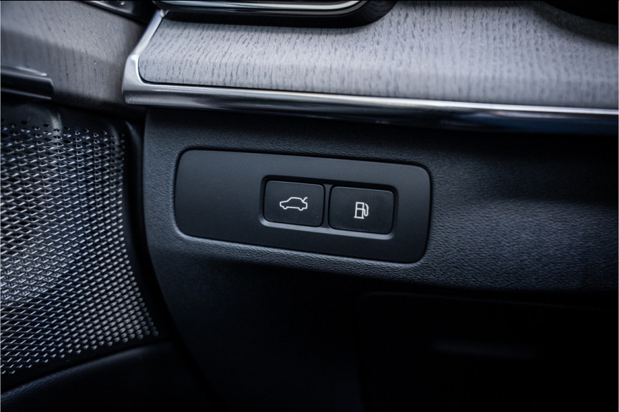 Volvo XC90 T8 Plug-in hybrid AWD ULTRA DARK **Lucht vering** Trekhaak**Panodak B&W**Stoelventilatie+Massage