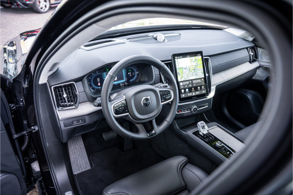 Volvo XC90 T8 Plug-in hybrid AWD ULTRA DARK **Lucht vering** Trekhaak**Panodak B&W**Stoelventilatie+Massage