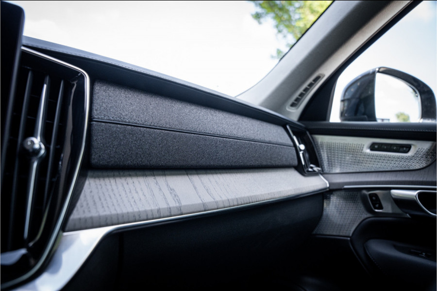 Volvo XC90 T8 Plug-in hybrid AWD ULTRA DARK **Lucht vering** Trekhaak**Panodak B&W**Stoelventilatie+Massage