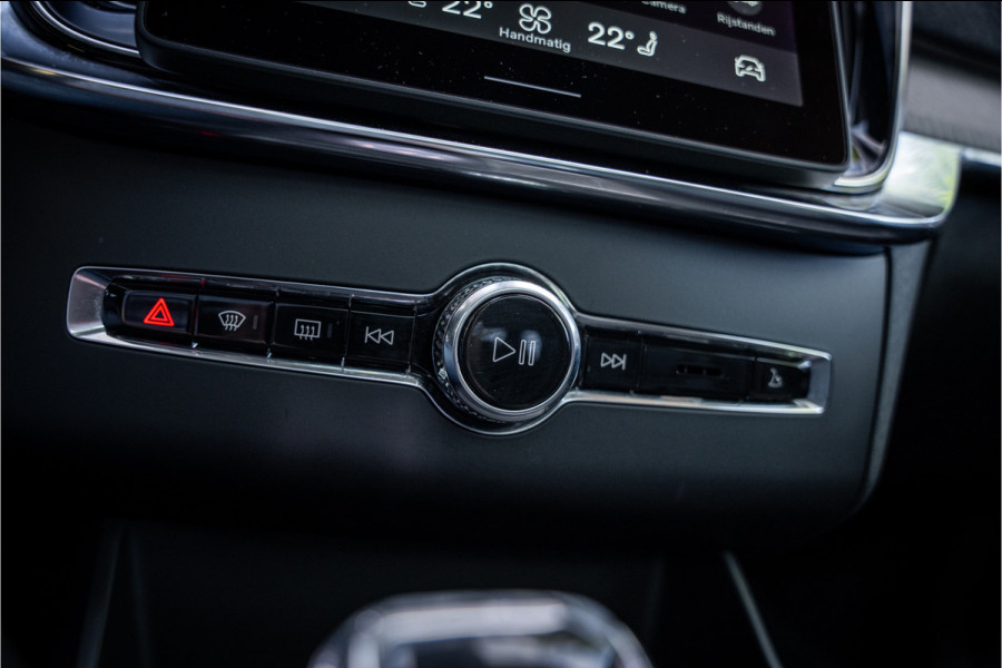 Volvo XC90 T8 Plug-in hybrid AWD ULTRA DARK **Lucht vering** Trekhaak**Panodak B&W**Stoelventilatie+Massage