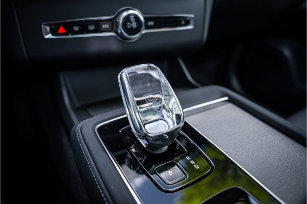 Volvo XC90 T8 Plug-in hybrid AWD ULTRA DARK **Lucht vering** Trekhaak**Panodak B&W**Stoelventilatie+Massage