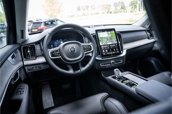 Volvo XC90 T8 Plug-in hybrid AWD ULTRA DARK **Lucht vering** Trekhaak**Panodak B&W**Stoelventilatie+Massage