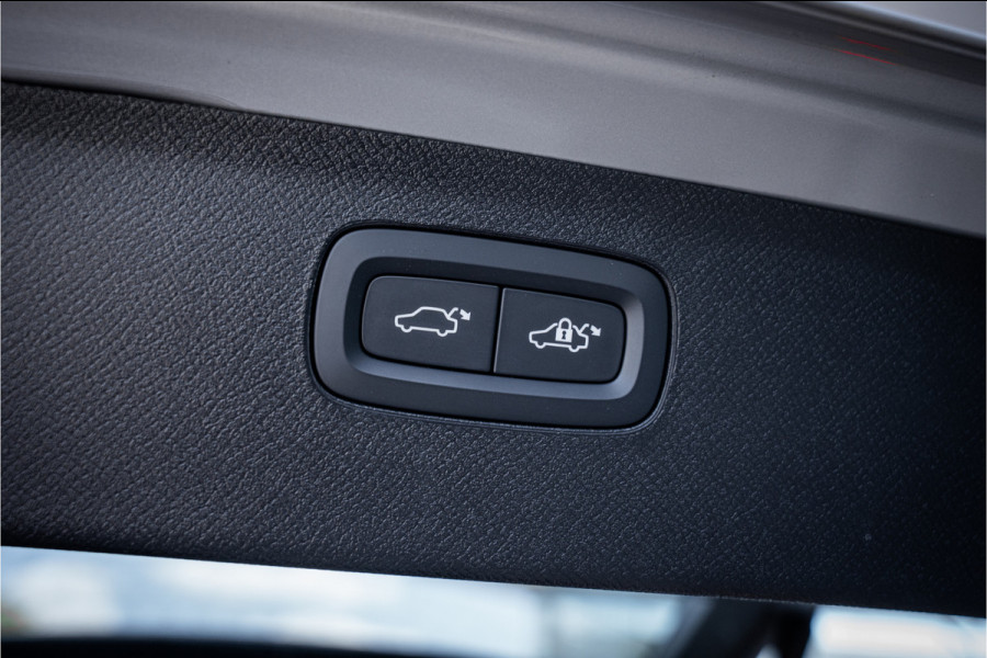 Volvo XC90 2.0 T8 Plug-in hybrid AWD PLUS DARK ** Panodak ** Harman/Kardon ** HUD