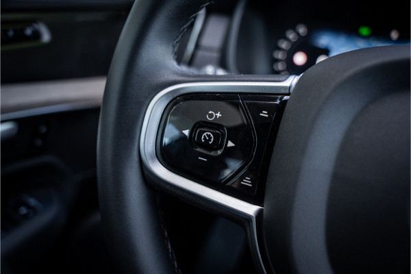 Volvo XC90 2.0 T8 Plug-in hybrid AWD PLUS DARK ** Panodak ** Harman/Kardon ** HUD