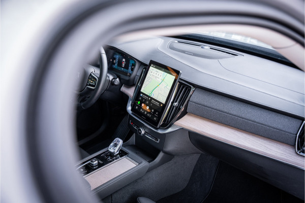 Volvo XC90 2.0 T8 Plug-in hybrid AWD PLUS DARK ** Panodak ** Harman/Kardon ** HUD