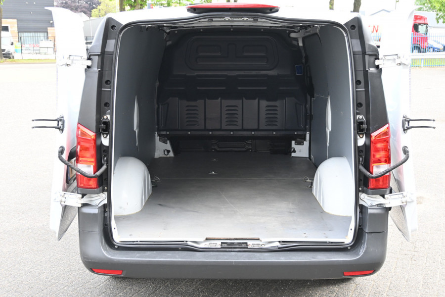 Mercedes-Benz eVito 112 L3 XL 66 kWh Distronic, Navigatie met Camera