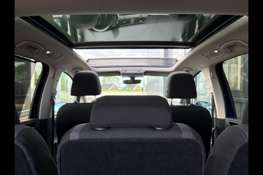 Volkswagen Touran 1.5 TSi 150pk DSG Comfortline Bns 7-persoons SCHUIFDAK/NAVI/CARPLAY/ADAPT.CRUISE/PDC/WINTERPACK
