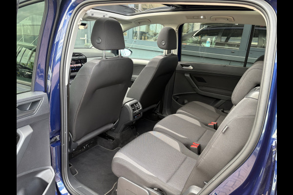 Volkswagen Touran 1.5 TSi 150pk DSG Comfortline Bns 7-persoons SCHUIFDAK/NAVI/CARPLAY/ADAPT.CRUISE/PDC/WINTERPACK