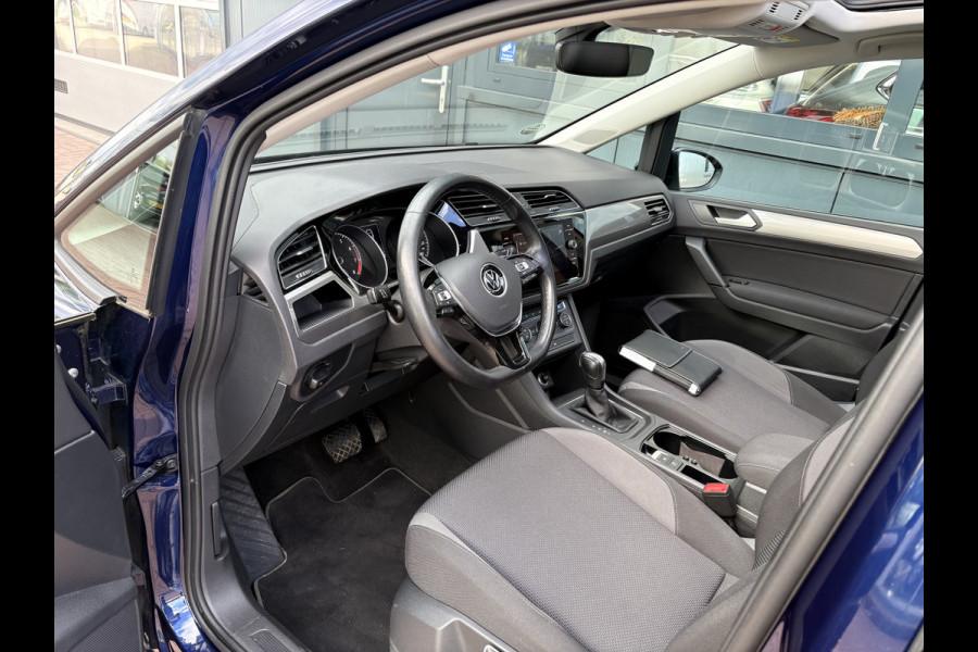 Volkswagen Touran 1.5 TSi 150pk DSG Comfortline Bns 7-persoons SCHUIFDAK/NAVI/CARPLAY/ADAPT.CRUISE/PDC/WINTERPACK