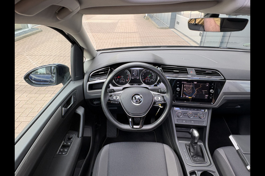 Volkswagen Touran 1.5 TSi 150pk DSG Comfortline Bns 7-persoons SCHUIFDAK/NAVI/CARPLAY/ADAPT.CRUISE/PDC/WINTERPACK