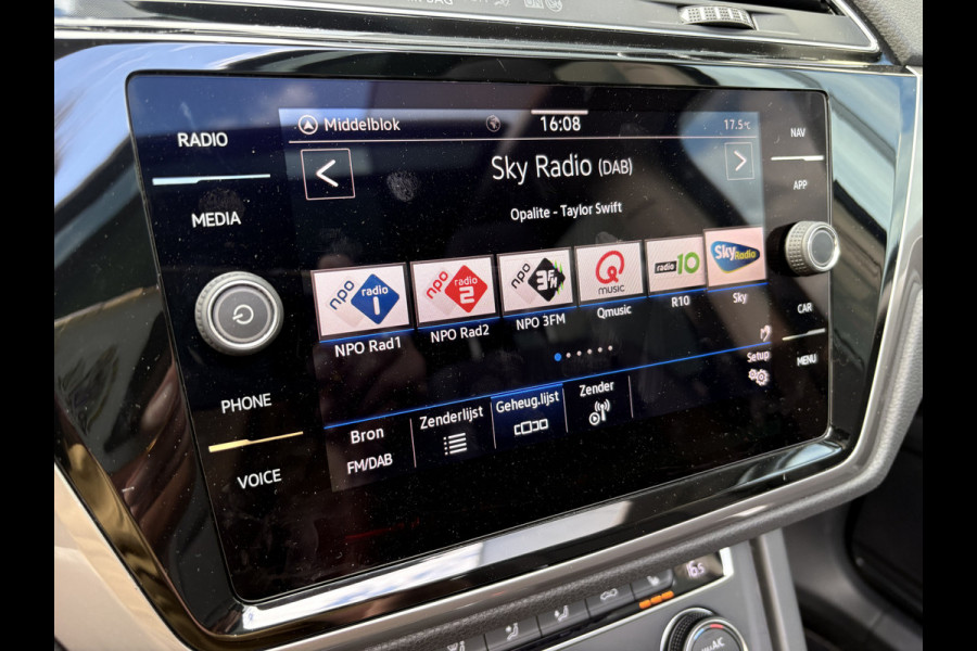 Volkswagen Touran 1.5 TSi 150pk DSG Comfortline Bns 7-persoons SCHUIFDAK/NAVI/CARPLAY/ADAPT.CRUISE/PDC/WINTERPACK