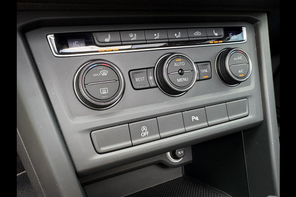 Volkswagen Touran 1.5 TSi 150pk DSG Comfortline Bns 7-persoons SCHUIFDAK/NAVI/CARPLAY/ADAPT.CRUISE/PDC/WINTERPACK