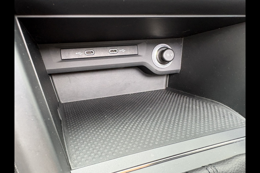 Volkswagen Touran 1.5 TSi 150pk DSG Comfortline Bns 7-persoons SCHUIFDAK/NAVI/CARPLAY/ADAPT.CRUISE/PDC/WINTERPACK
