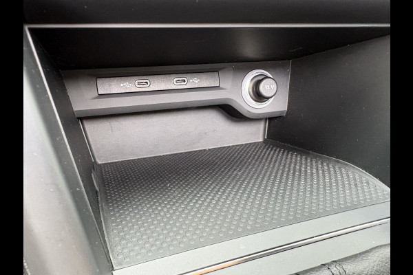 Volkswagen Touran 1.5 TSi 150pk DSG Comfortline Bns 7-persoons SCHUIFDAK/NAVI/CARPLAY/ADAPT.CRUISE/PDC/WINTERPACK