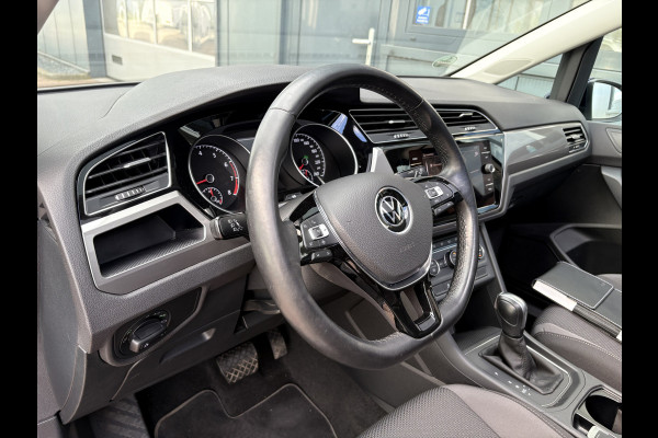 Volkswagen Touran 1.5 TSi 150pk DSG Comfortline Bns 7-persoons SCHUIFDAK/NAVI/CARPLAY/ADAPT.CRUISE/PDC/WINTERPACK
