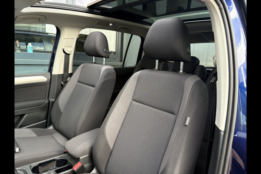Volkswagen Touran 1.5 TSi 150pk DSG Comfortline Bns 7-persoons SCHUIFDAK/NAVI/CARPLAY/ADAPT.CRUISE/PDC/WINTERPACK